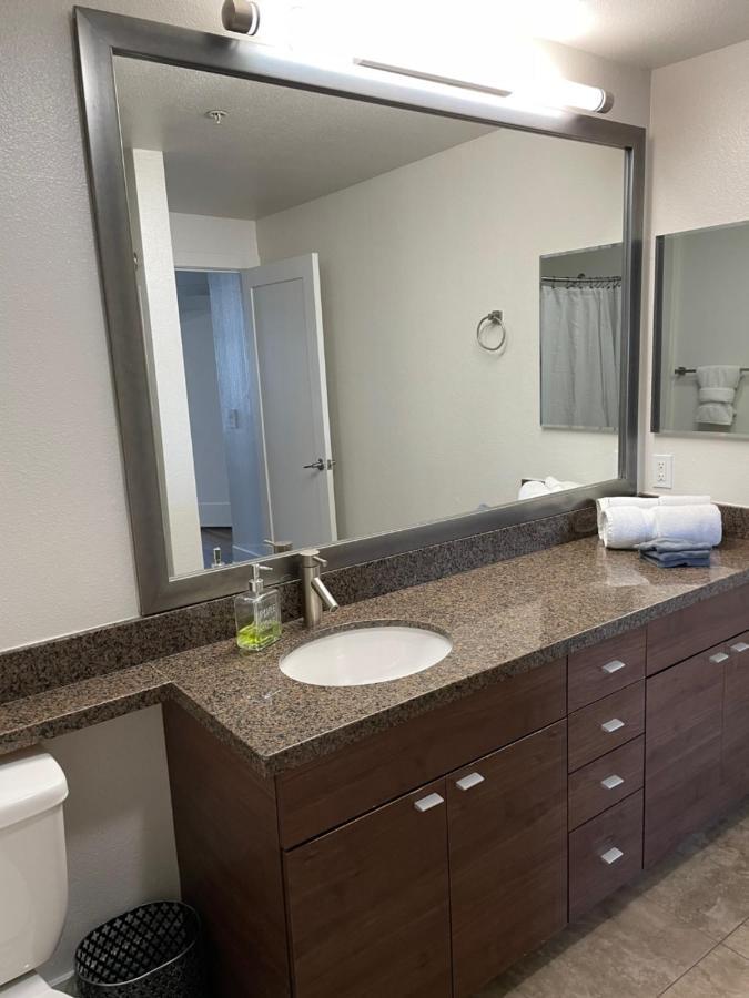 Villa Marina: Modern Gated Condo with Dual Master Suites Los Angeles Exterior photo